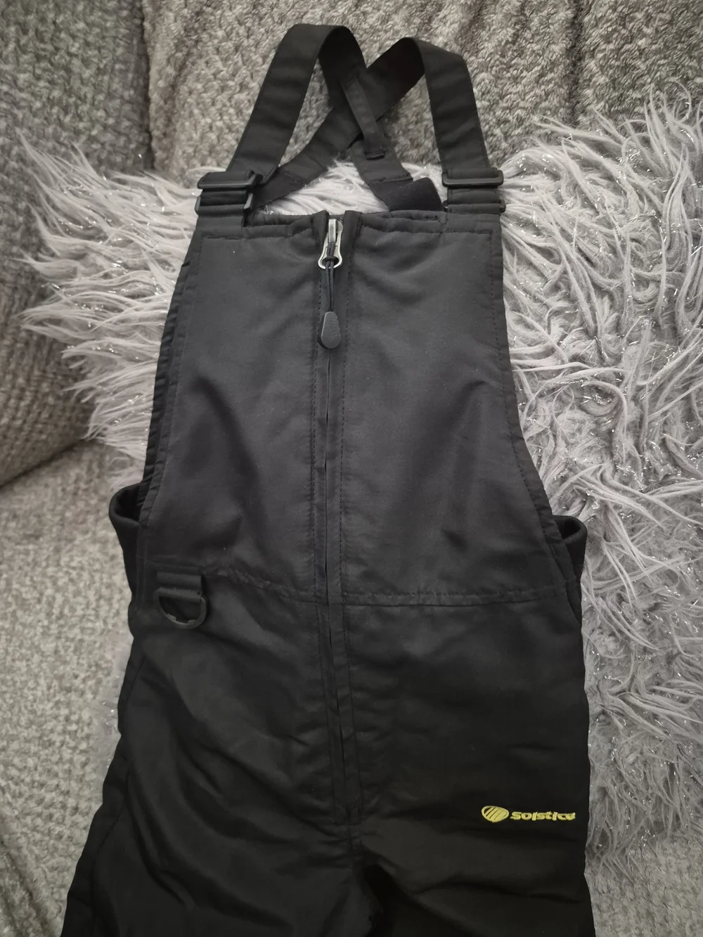 Solstice black bib